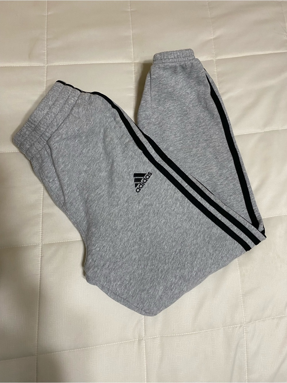 LIKE NEW!!! Adidas Boys Gray Sweatpants with Black Stripes Size Medium / 10
